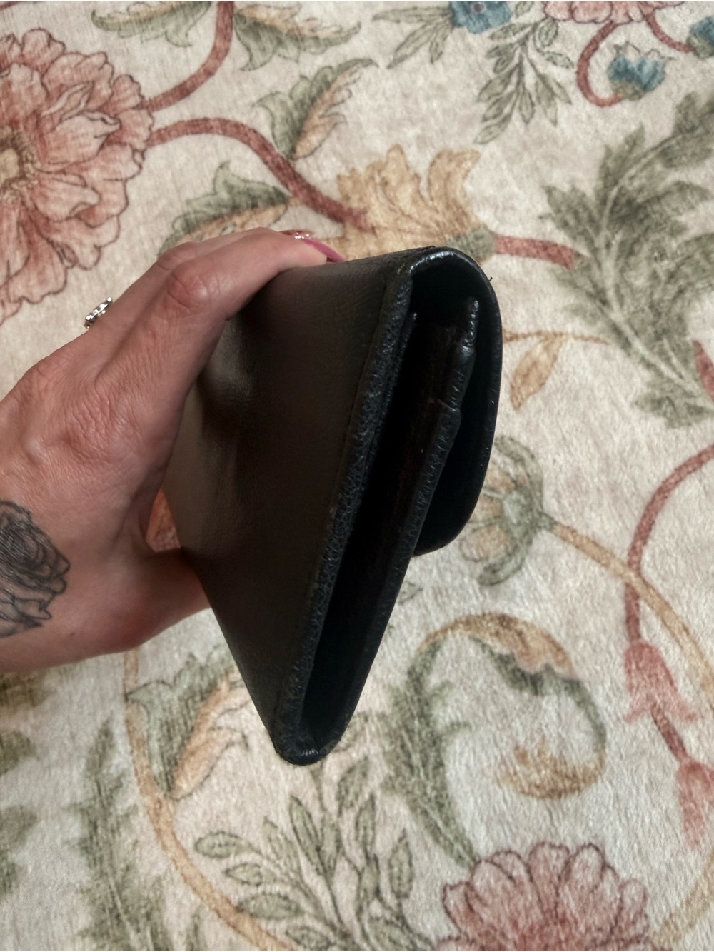 Chloé Black Leather Bow-Accent Continental Wallet - Picture 9 of 10